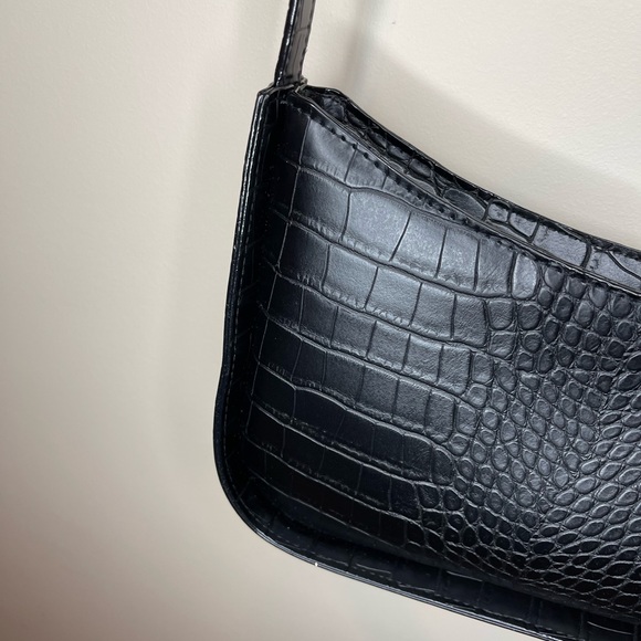 NWT -Crocodile textured Asymmetric Shoulder Handbag - Black - Picture 3 of 11